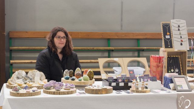 15 Aurore BOYER créatrice de bijoux à partir de pépites naturelles et de soins énergétiques