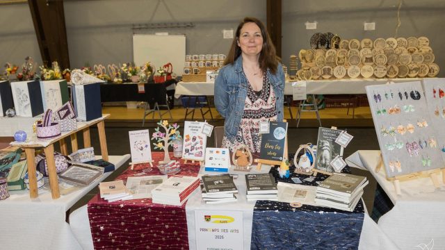 22 Eugénie DUCHER auteure présente ses livres