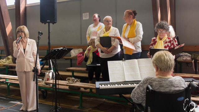 45 Sous la direction de Patricia PEIGNEY, la chorale Not'en Choeur ...